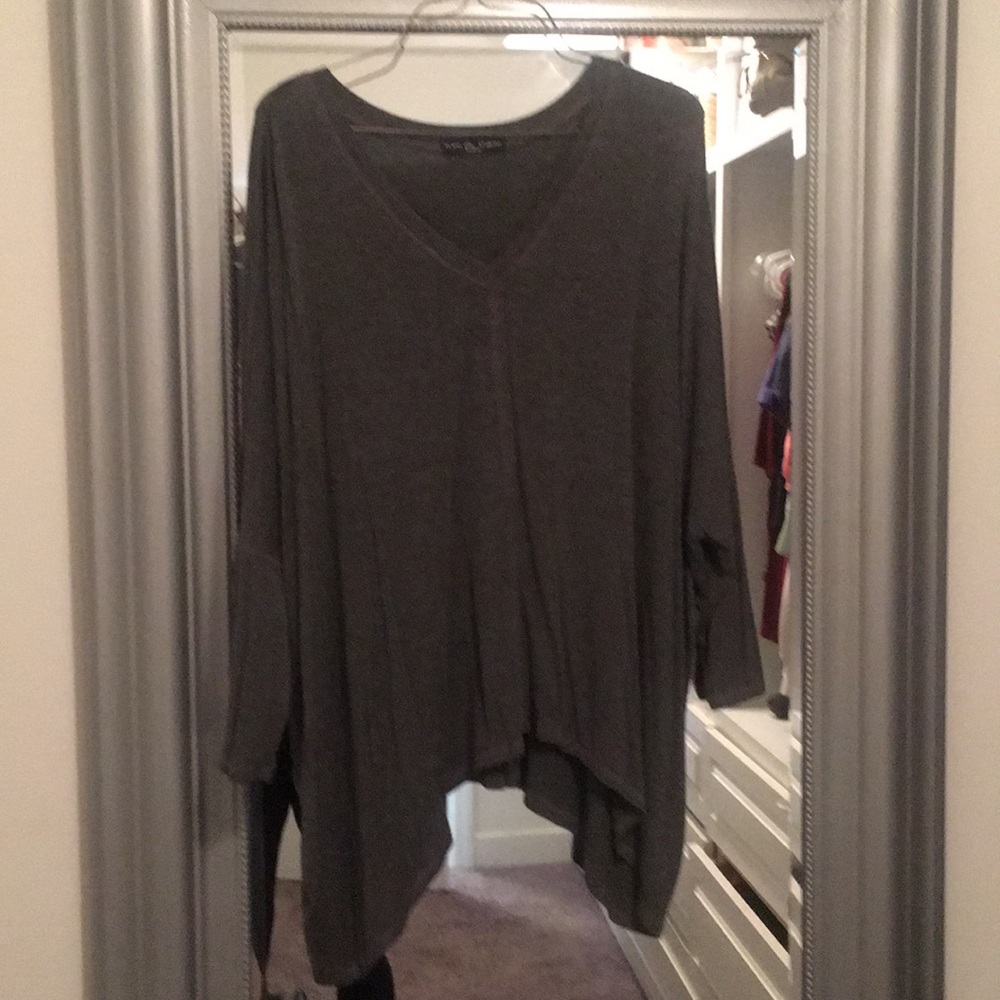 Loose T-shirt material blouse size medium
